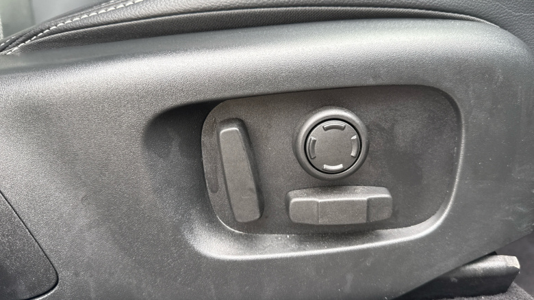 Land Rover Range Rover Velar 2.0 D200 R-Dynamic SE 5dr Auto Diesel Estate